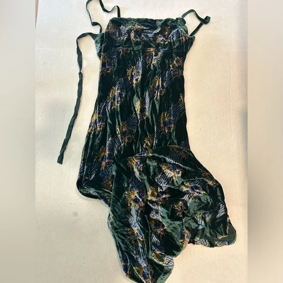Free People Juliet Velvet Printed Maxi Dress Size Medium NWT Emerald Combo Maxi